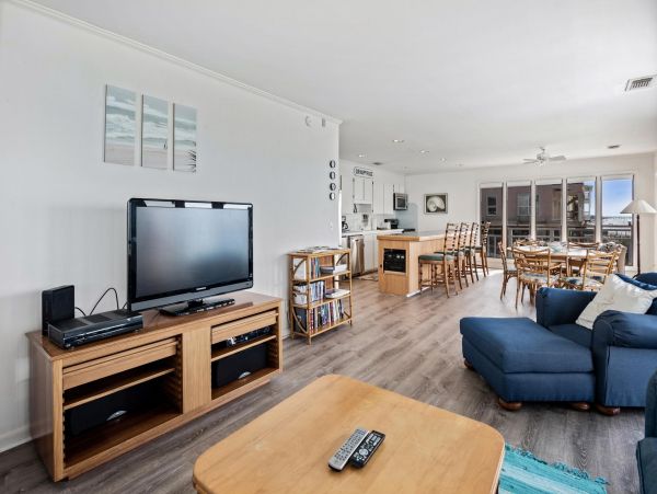 3 Bedroom Beachfront house sleeps 10
