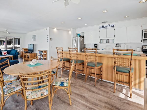 3 Bedroom Beachfront house sleeps 10