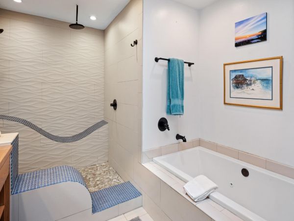 3 Bedroom Beachfront house sleeps 10