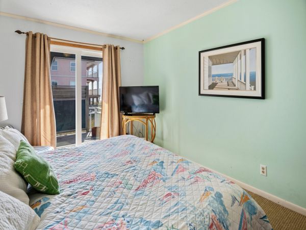 3 Bedroom Beachfront house sleeps 10