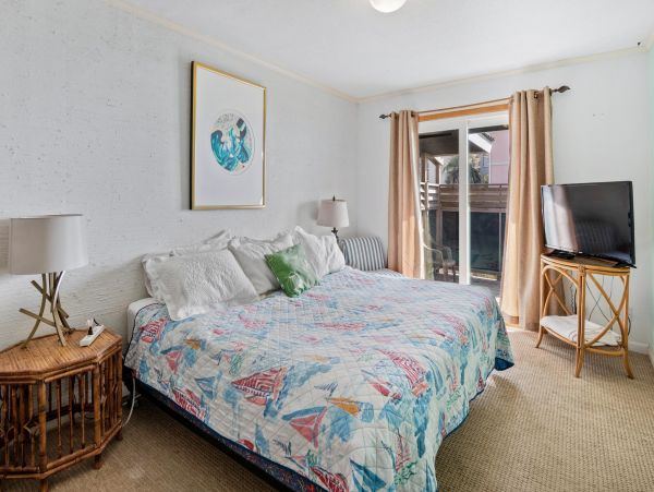 3 Bedroom Beachfront house sleeps 10
