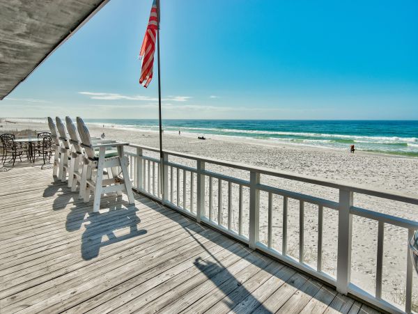 3 Bedroom Beachfront house sleeps 10