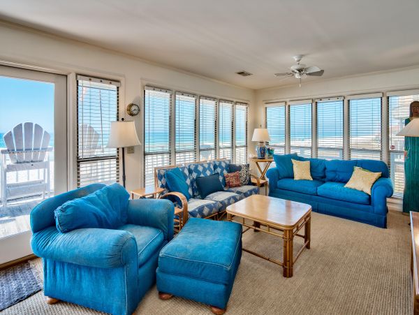 3 Bedroom Beachfront house sleeps 10