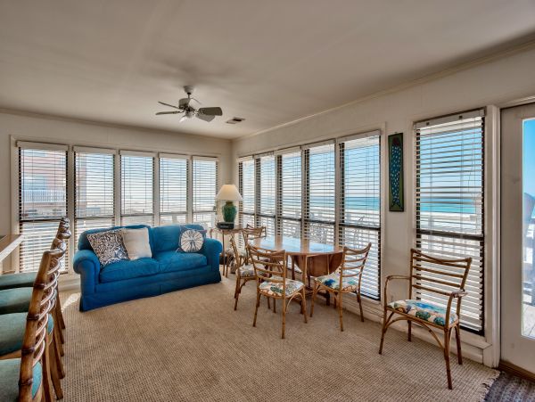 3 Bedroom Beachfront house sleeps 10