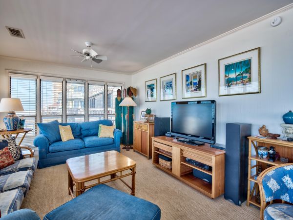 3 Bedroom Beachfront house sleeps 10
