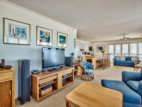 3 Bedroom Beachfront house sleeps 10