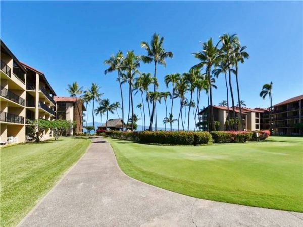 Oceanfront Kaanapali Vacation Condo One Bedroom
