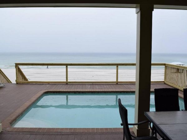 Beachfront Home with 6 Bedrooms Sleeps 22 Guests