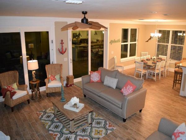 Beachfront Home with 6 Bedrooms Sleeps 22 Guests