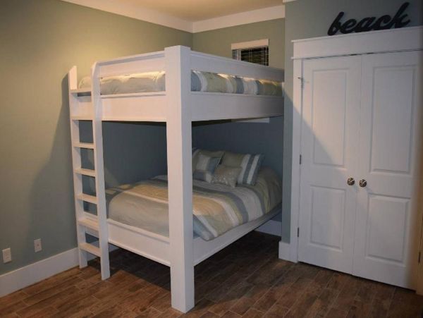Beachfront Home with 6 Bedrooms Sleeps 22 Guests