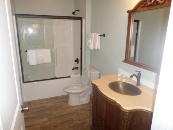 Beachfront Home with 6 Bedrooms Sleeps 22 Guests