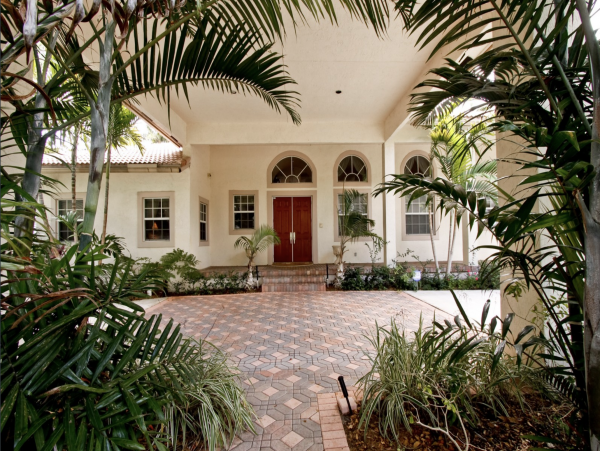 Pompano Beach Luxury Five Bedroom Villa