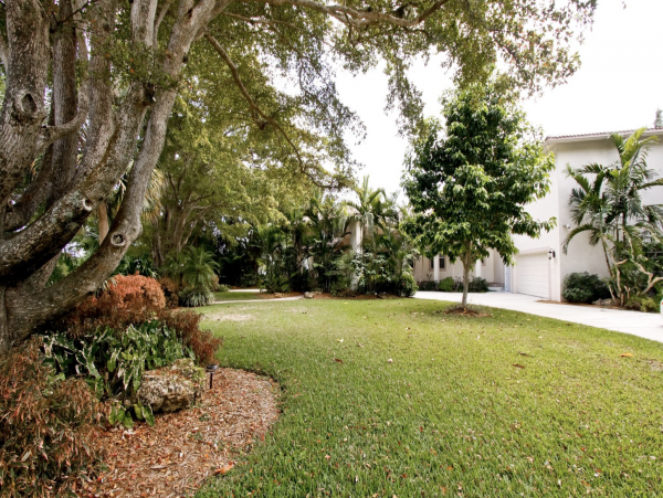 Pompano Beach Luxury Five Bedroom Villa