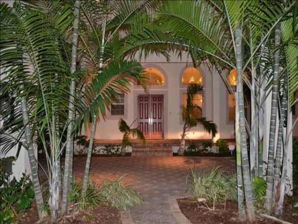 Pompano Beach Luxury Five Bedroom Villa