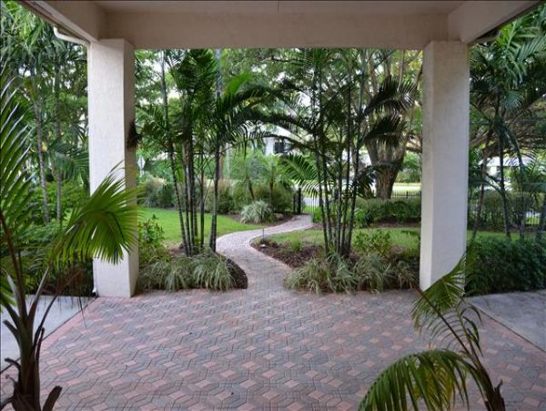 Pompano Beach Luxury Five Bedroom Villa