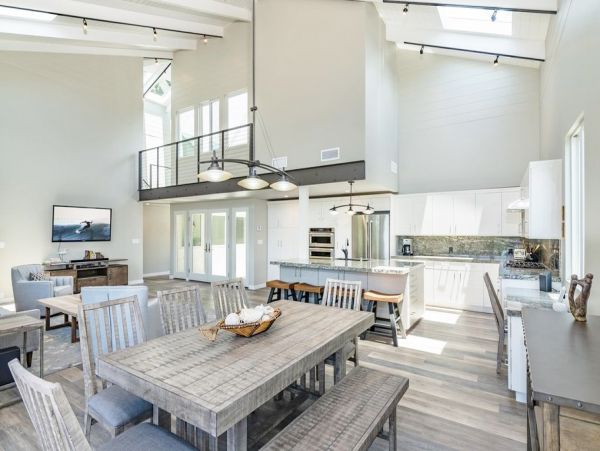 Carpinteria Vacation Home Sleeps 8 Just Steps To The Beach