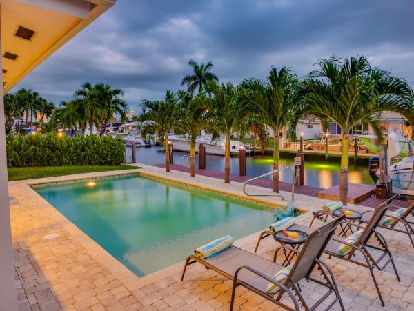 Fort Lauderdale Three Bedroom Pool Homes Sleeps 6