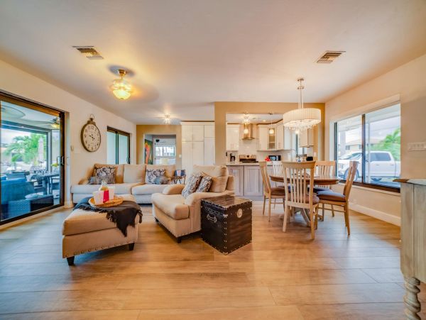 Fort Lauderdale Three Bedroom Pool Homes Sleeps 6