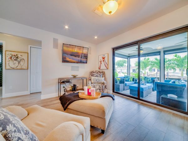 Fort Lauderdale Three Bedroom Pool Homes Sleeps 6