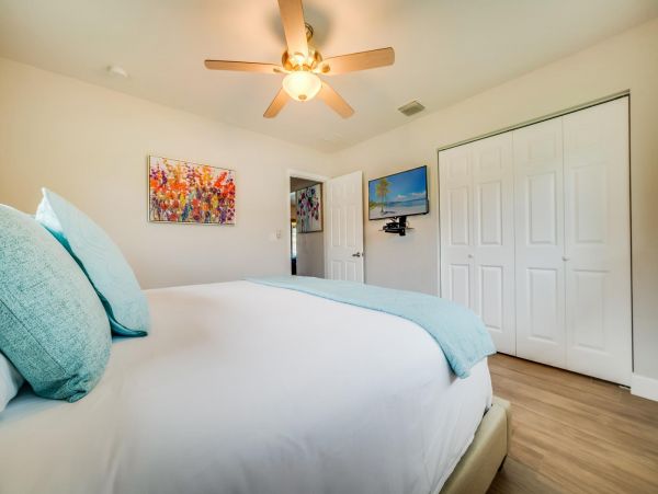 Fort Lauderdale Three Bedroom Pool Homes Sleeps 6