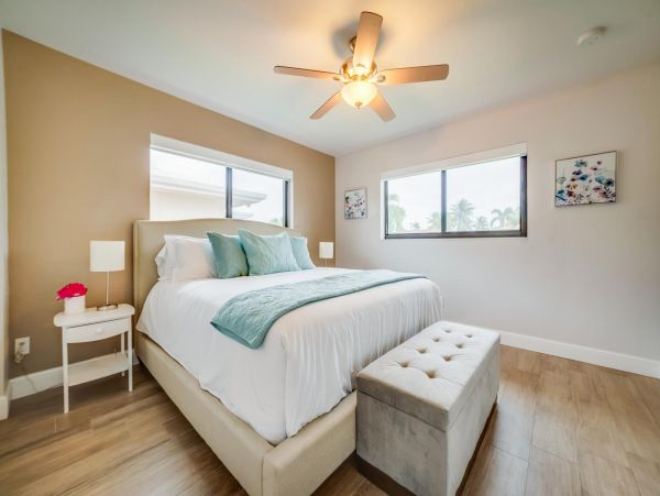 Fort Lauderdale Three Bedroom Pool Homes Sleeps 6