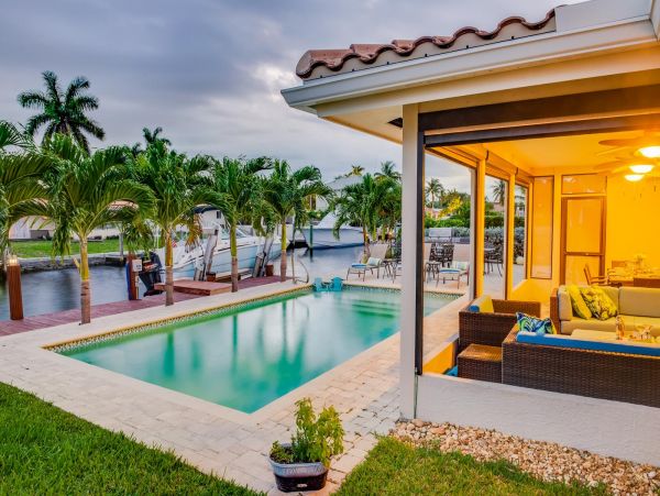 Fort Lauderdale Three Bedroom Pool Homes Sleeps 6