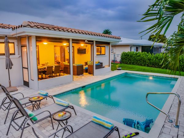 Fort Lauderdale Three Bedroom Pool Homes Sleeps 6