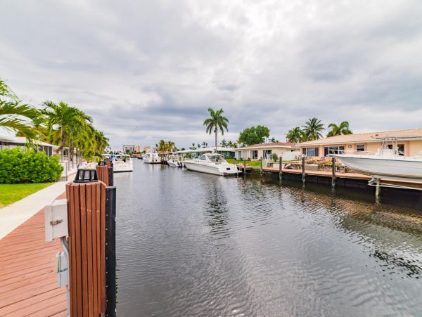 Fort Lauderdale Three Bedroom Pool Homes Sleeps 6
