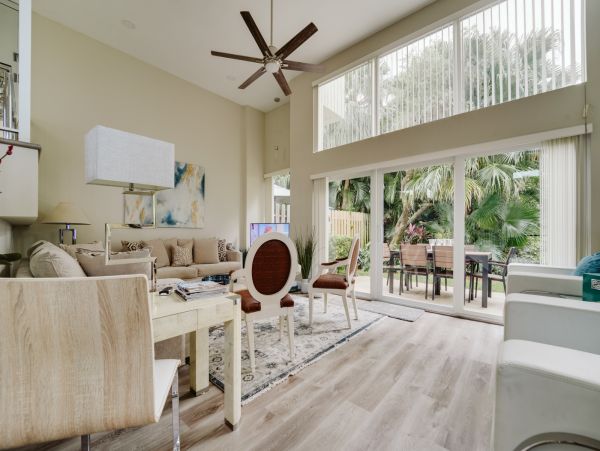 Deerfield Beach Townhome 3 blocks to beach
