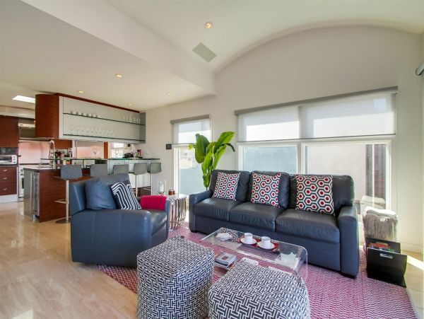 Mission Bay 2 Bedroom + Den Vacation Home Steps from Beach