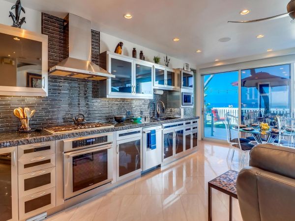 Great Location & Views 2 Bedroom Premier Beachfront Condo