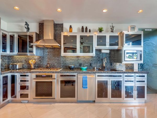 Great Location & Views 2 Bedroom Premier Beachfront Condo