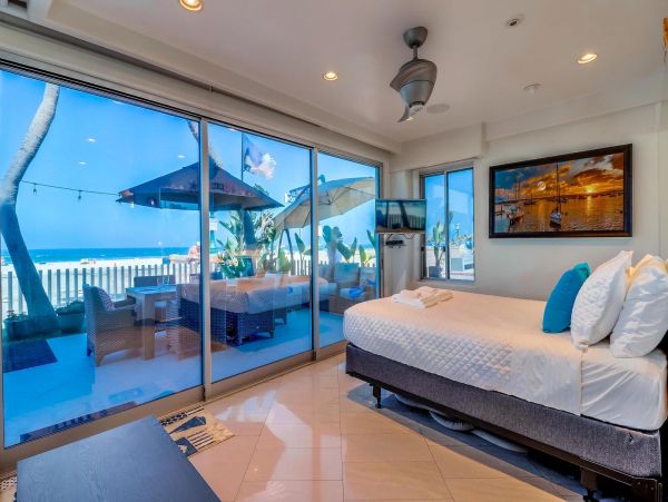 Great Location & Views 2 Bedroom Premier Beachfront Condo