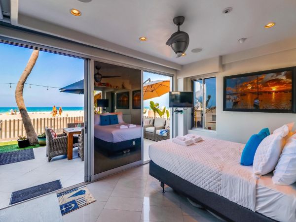 Great Location & Views 2 Bedroom Premier Beachfront Condo