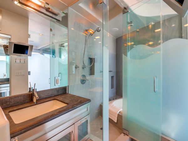Great Location & Views 2 Bedroom Premier Beachfront Condo