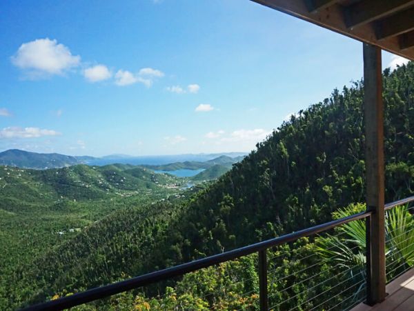 Four Bedroom Luxurious Getaway with Stunning Views