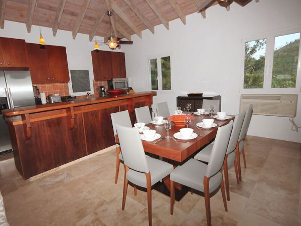 Four Bedroom Luxurious Getaway with Stunning Views
