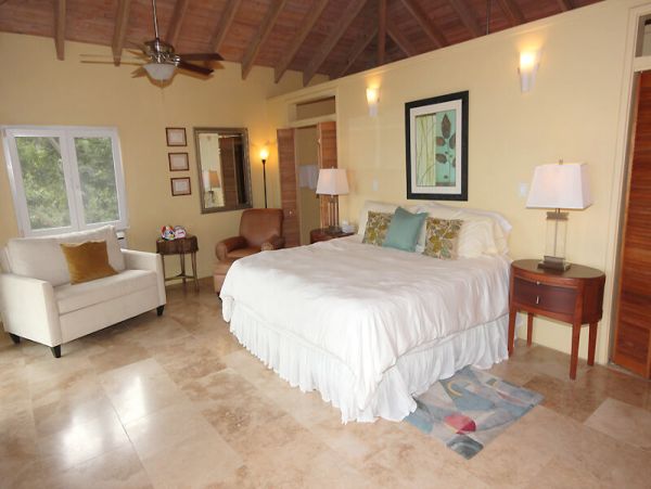 Four Bedroom Luxurious Getaway with Stunning Views
