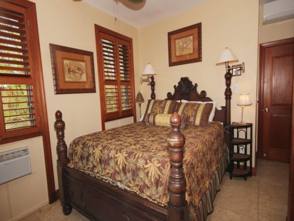 St. John Condo 955581