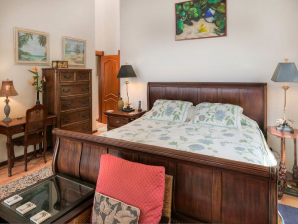 St. John Home 955590