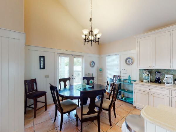 Beautiful Vacation Home with Shared Pool Short Walk to Beach