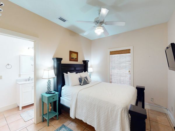 Beautiful Vacation Home with Shared Pool Short Walk to Beach