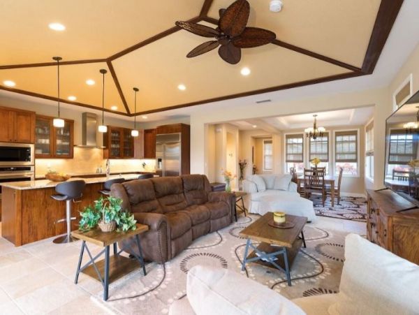 Great Three Bedroom Home with Pool & Hot Tub Plus Golf Views
