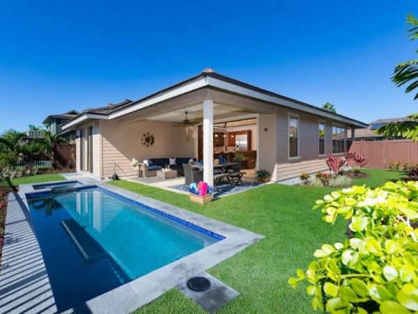 Great Three Bedroom Home with Pool & Hot Tub Plus Golf Views