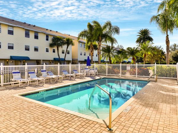 Indian Shores Vacation Condo Two Bedroom Walk to Beach