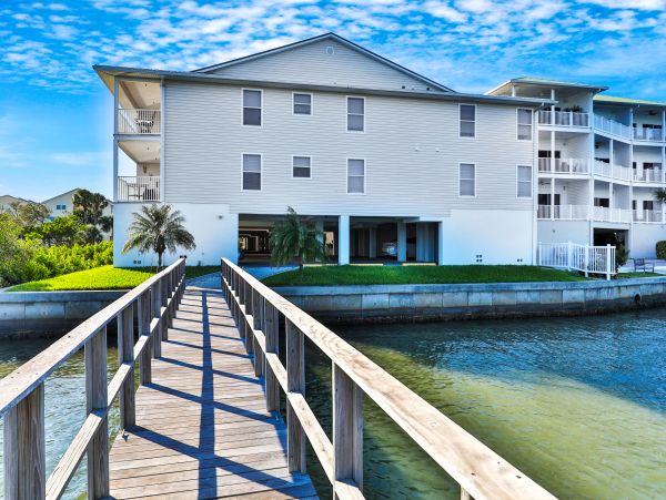 Indian Shores Vacation Condo Two Bedroom Walk to Beach