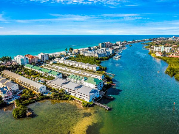 Indian Shores Vacation Condo Two Bedroom Walk to Beach