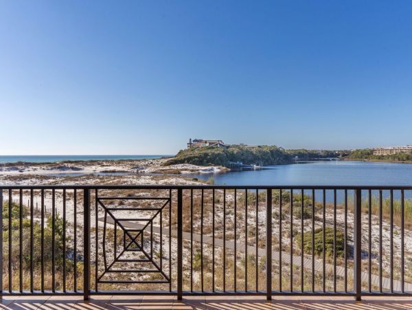 Santa Rosa Beach Beachfront Condo - Emerald Coast Vacation Rental
