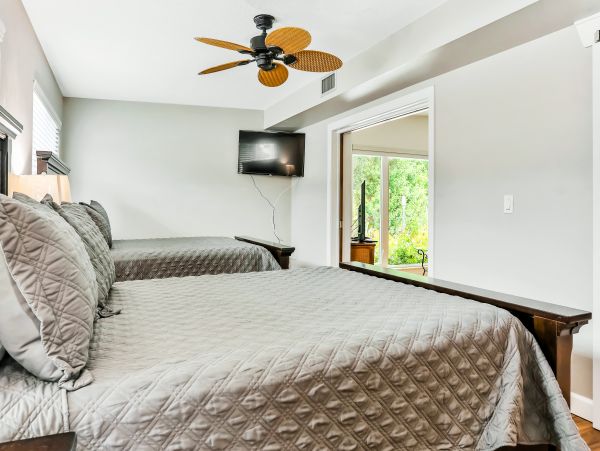 Bradenton Ground Floor Vacation Rental Home Sleeps 8