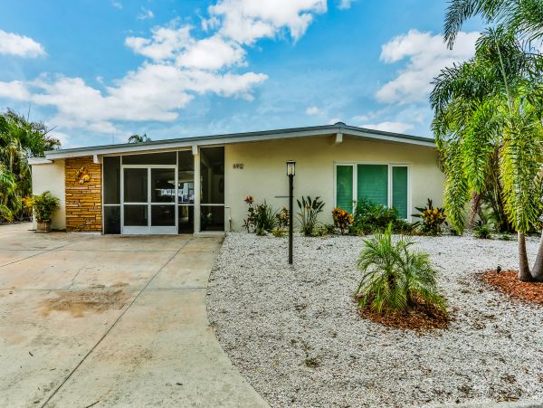 Bradenton Ground Floor Vacation Rental Home Sleeps 8